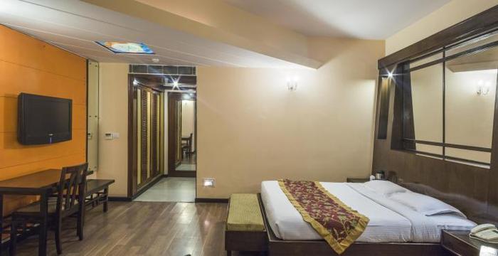 River Crescent Resort